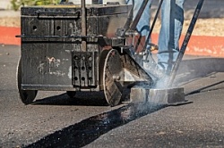 Мастика для широких трещин на асфальте